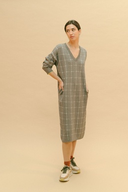 2503341 Dress Squares Grey