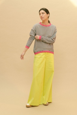2503346 Pullover Lines