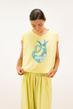 2601148 Camiseta Amarilla Kanguro