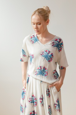 2602276 Blusa Est. Flor