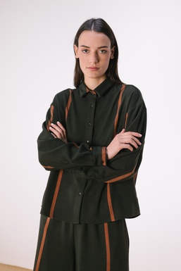 2603243Cap Blusa Verde Rayas Salmón